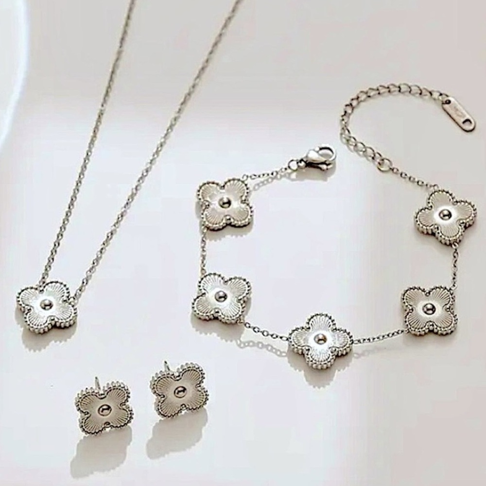 Elegant lucky Clover Silver Jewelry Set - Picture 2 of 4